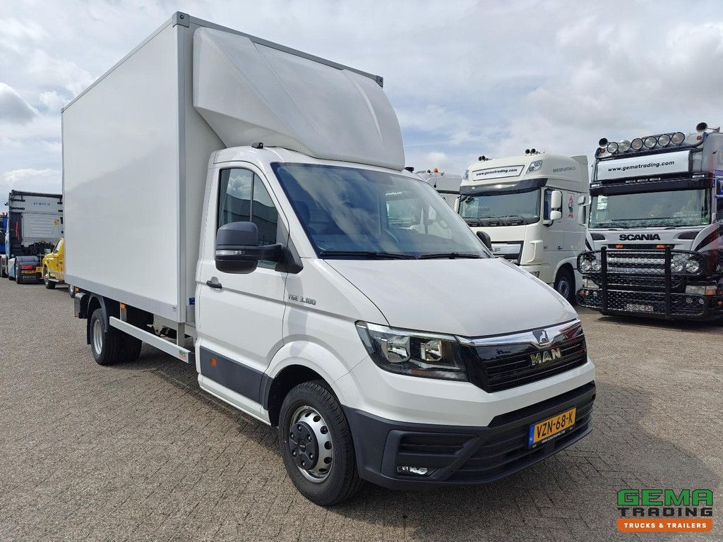 MAN TGE 3.180 4x2 Day Cab Euro 6D - 4.2m Closed Body + 750kg Tail Lift - Twin Wheels - 5,500km! NEW CONDITION! UNUSED!
