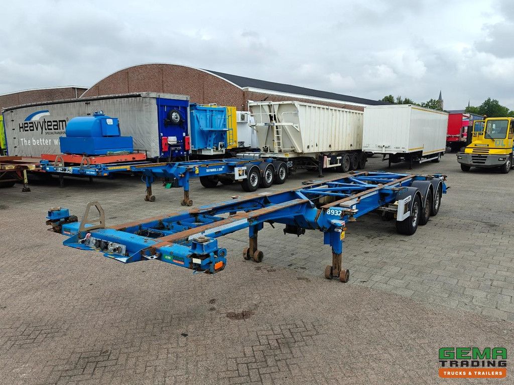 Van Hool 3B0079 3-Achser SAF - Scheibenbremsen - Alle Anschlüsse / Universalfahrgestell