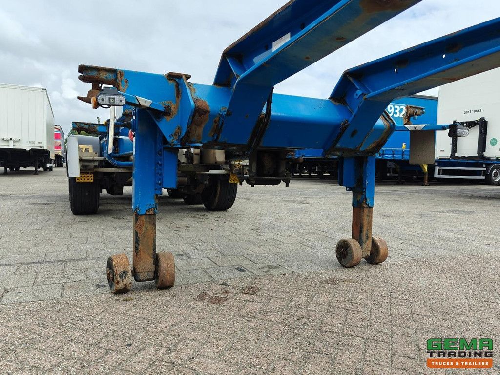 Van Hool 3B0079 3-Achser SAF - Scheibenbremsen - Alle Anschlüsse / Universalfahrgestell