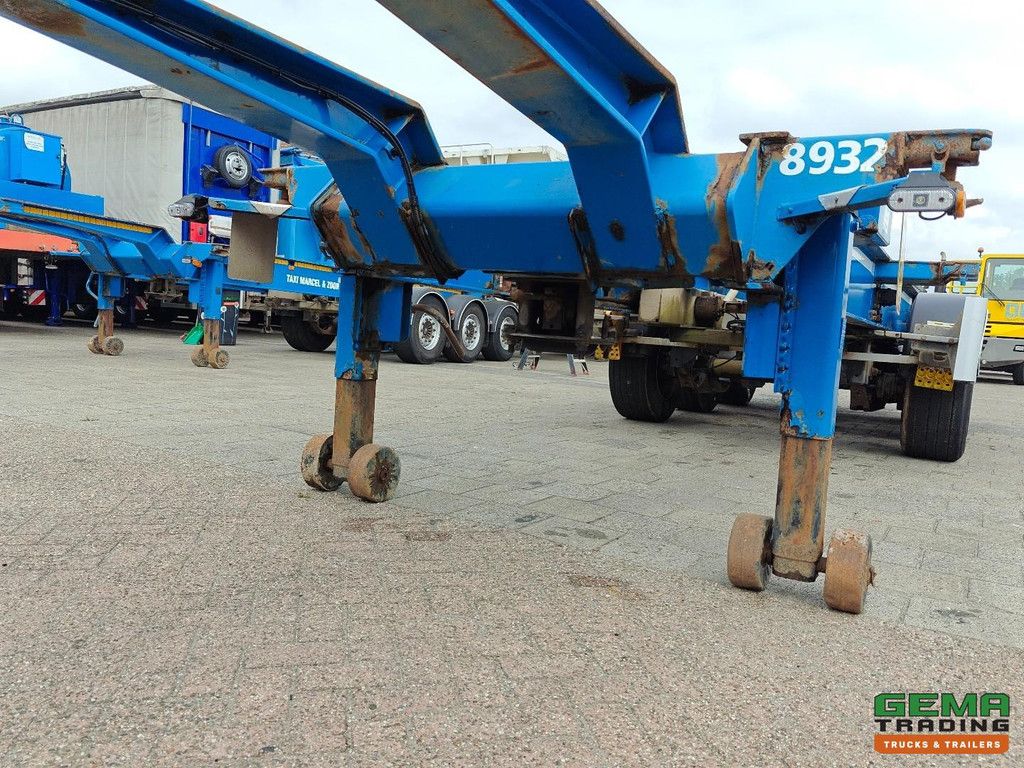 Van Hool 3B0079 3-Achser SAF - Scheibenbremsen - Alle Anschlüsse / Universalfahrgestell