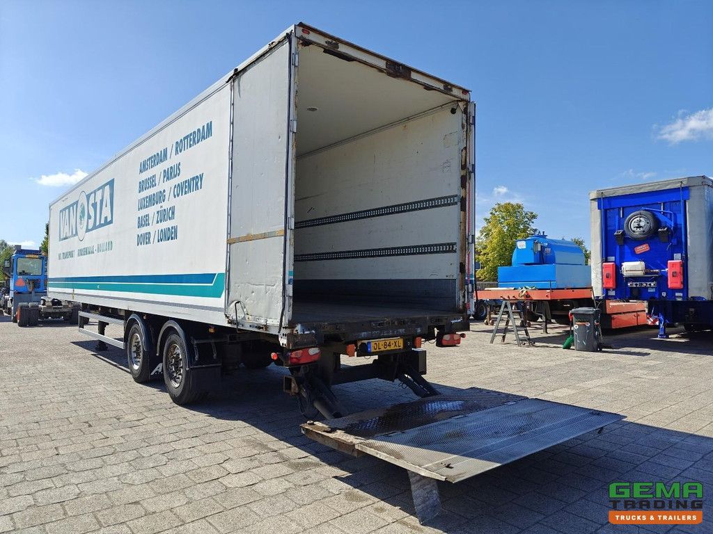 System Trailers GS PRS 18 2-axle SAF - Lift axle and steering axle - Disc brakes - Closed body - Tail lift 2000 kg