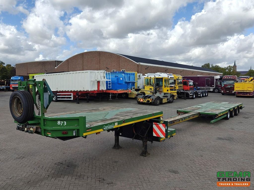 Nooteboom MCO-42-03V/L Semi-Low Loader 12.4m - 3 Axles Forced Steering - Remote Control - Extendable 5.8m - Stake Pots - Twistlocks - 07/2026 MOT