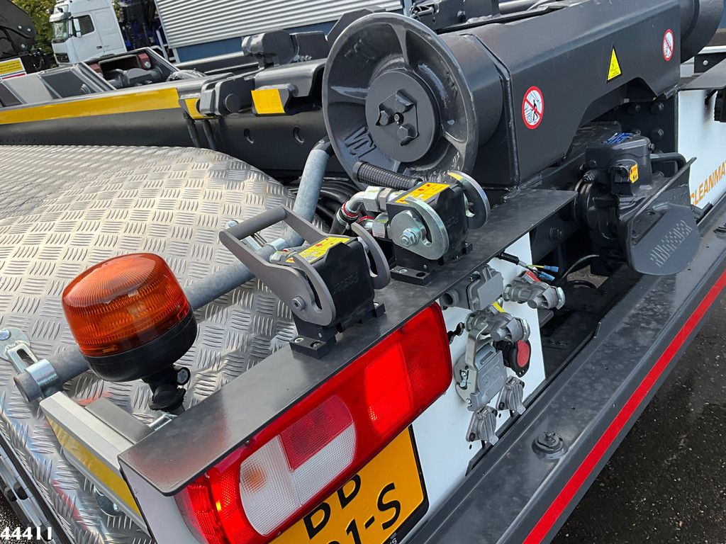 DAF FAQ XD 450 8x2 Euro 6 HMF 28 Tonmeter laadkraan