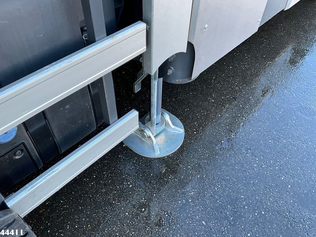 DAF FAQ XD 450 8x2 Euro 6 HMF 28 Tonmeter laadkraan