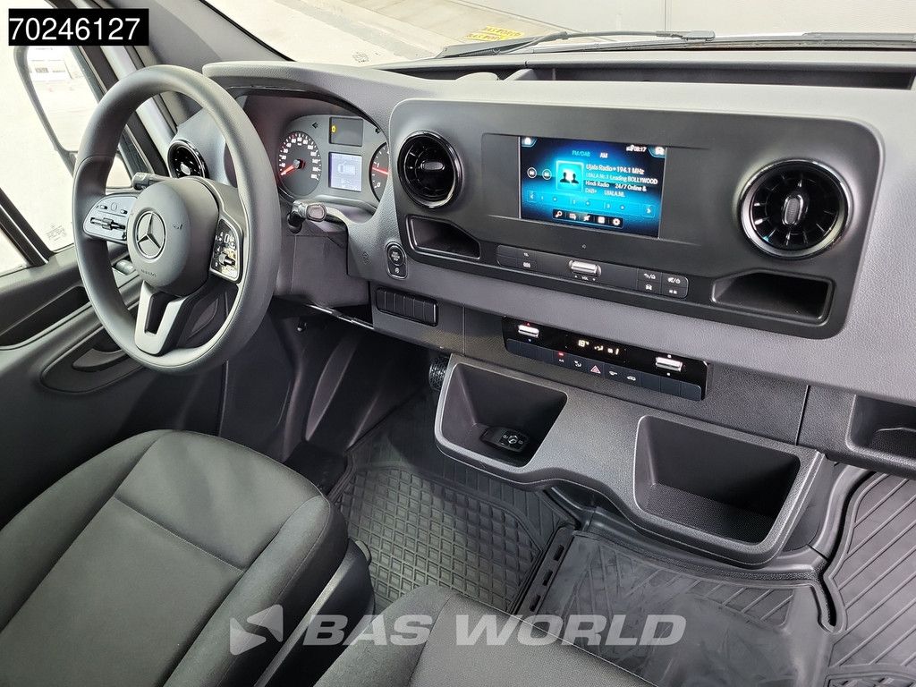 Mercedes Sprinter 515 CDI Automaat 1000kg Laadklep Zijdeur Dubbellucht Bakwagen MBUX Airco Cruise CarPlay D'Hollandia Euro6 Koffer Meubelbak 21m3 A/C Cruise control