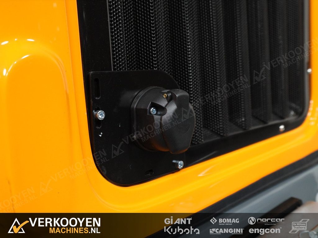 2025 Giant G2500 X-tra HD VK10313