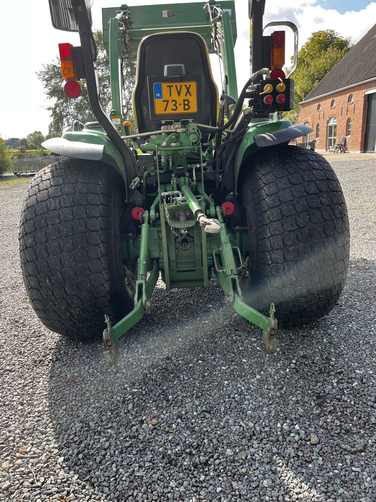 John Deere 3045r met voorlader 4wd gazonbanden