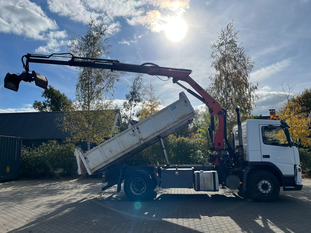 Te koop / Volvo fm9 / kipper / Palfinger / knijper auto / 4x2