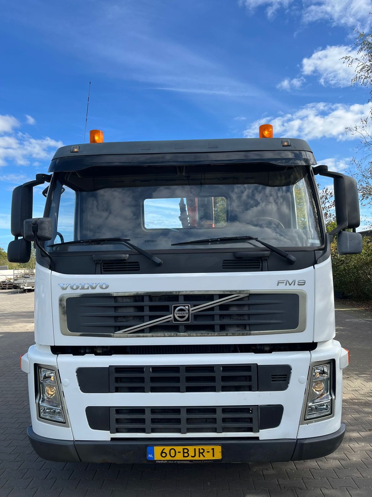Te koop / Volvo fm9 / kipper / Palfinger / knijper auto / 4x2