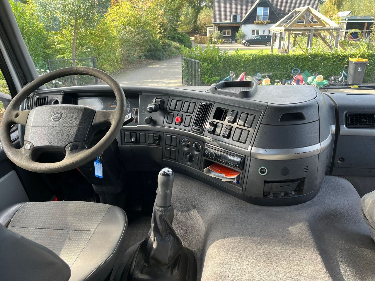 Te koop / Volvo fm9 / kipper / Palfinger / knijper auto / 4x2