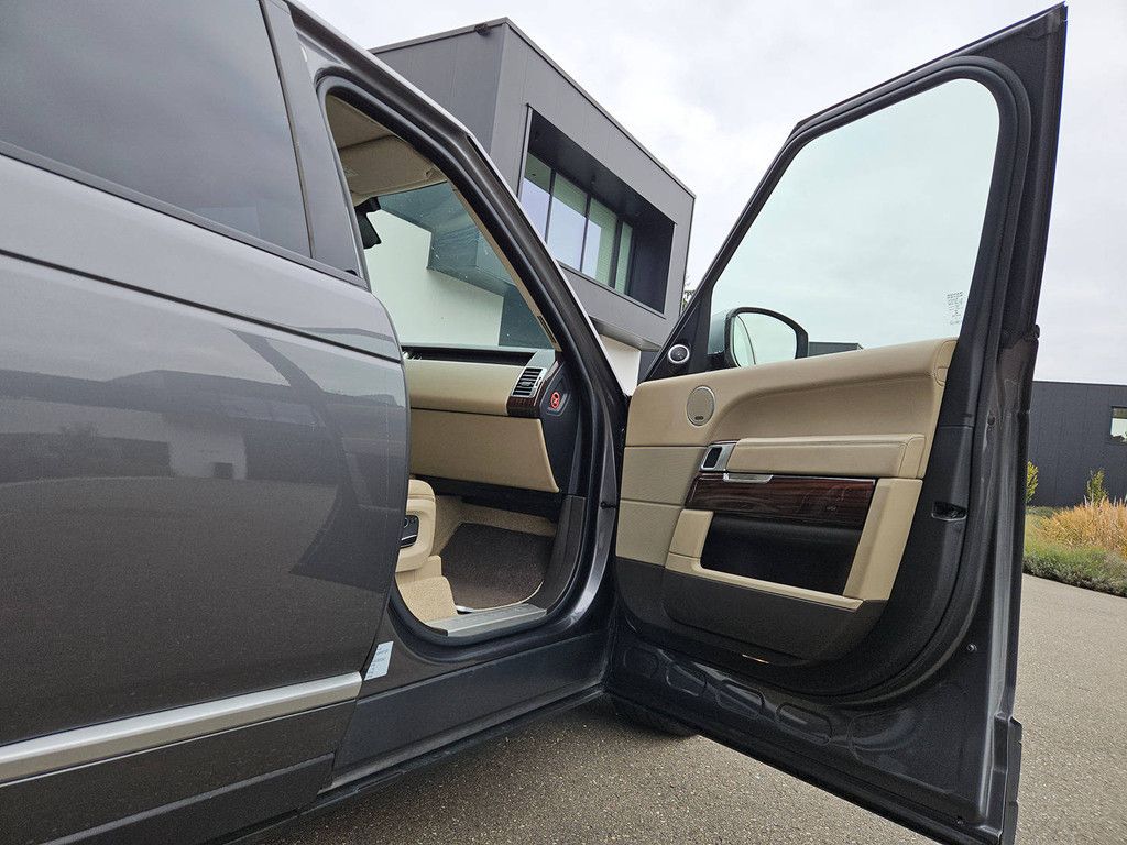 Range Rover TDV8 'Vogue' (Light Truck) (Margin)