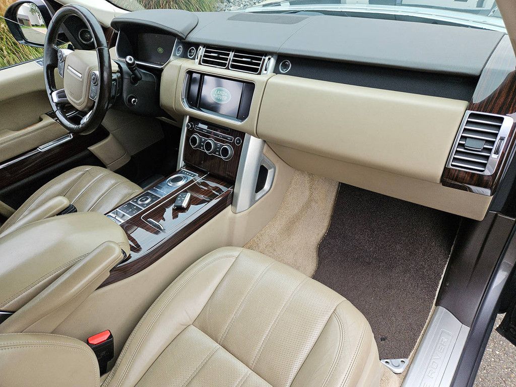 Range Rover TDV8 'Vogue' (Light Truck) (Margin)