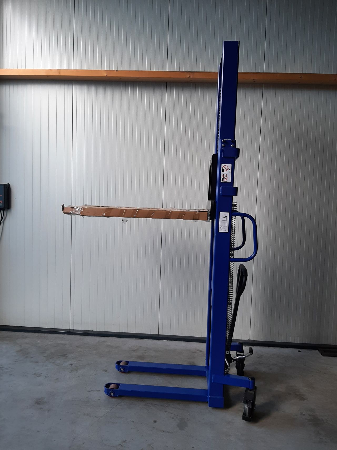 Handmatige stapelaar 3000 mm 1000 kg nieuw