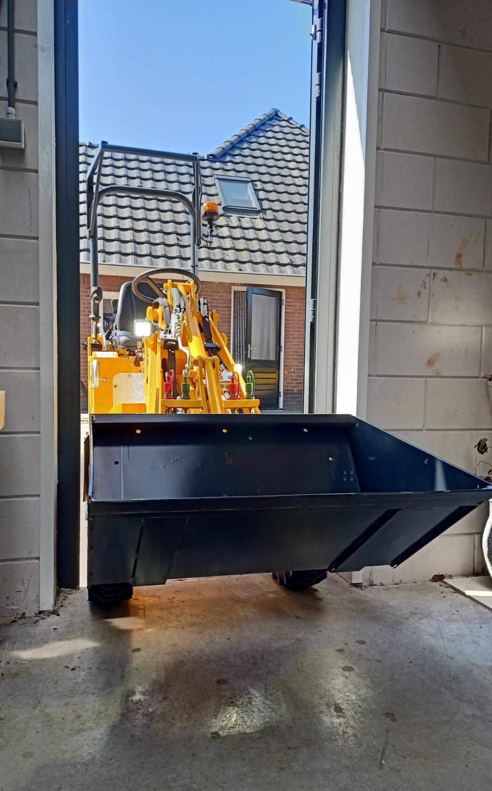 Knikmops 85 shovel
