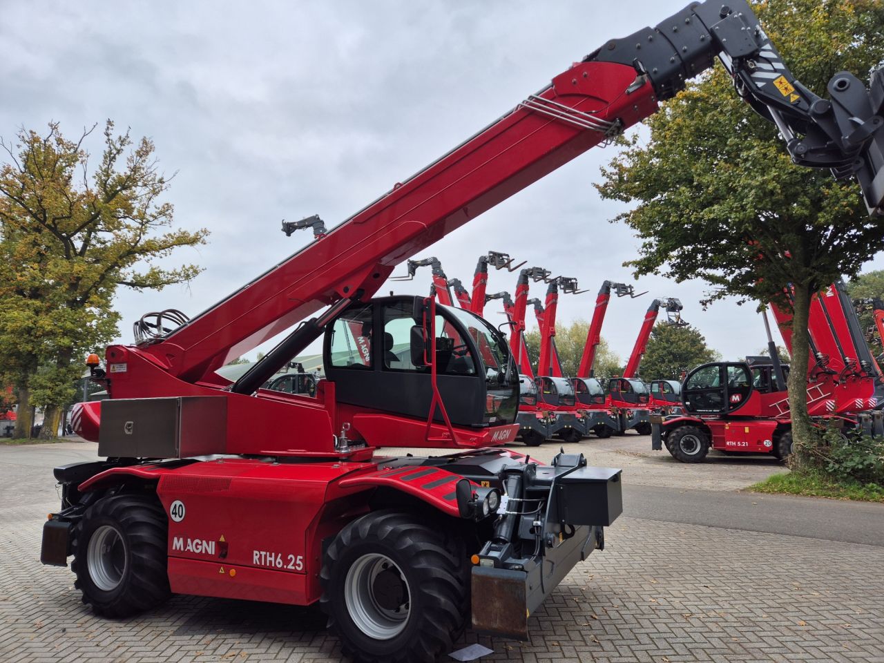 Gebruikte MAGNI RTH 6.25 roterende verreiker met hefhoogte 25 m