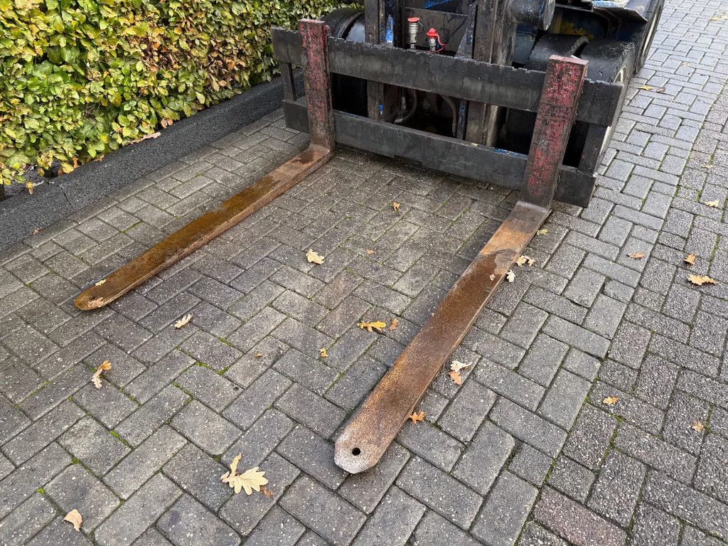 Yale diesel heftruck gpd 30 d