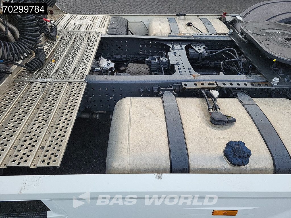 Mercedes Actros 1842 4X2 StreamSpace Mega Retarder MirrorCam 2xTanks Navi ACC Euro 6