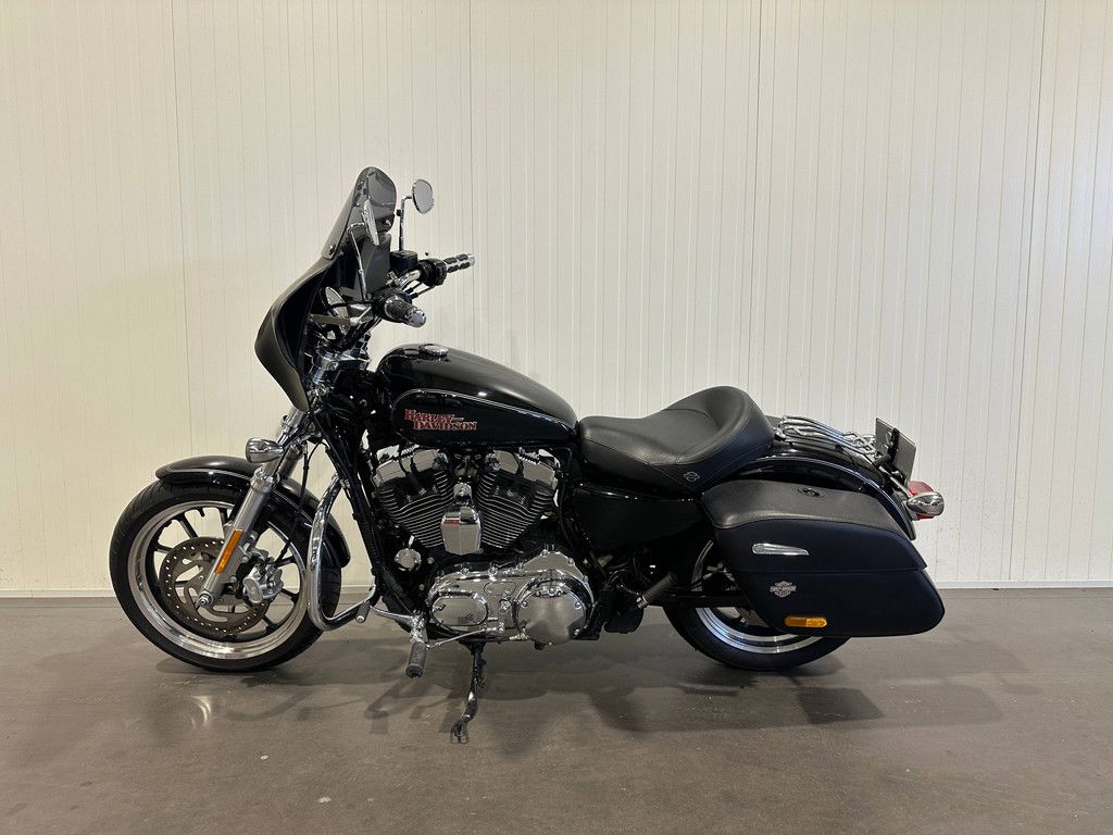 Motorrad Harley-Davidson Chopper XL 1200T Superlow Benzin 2017 (Margin)