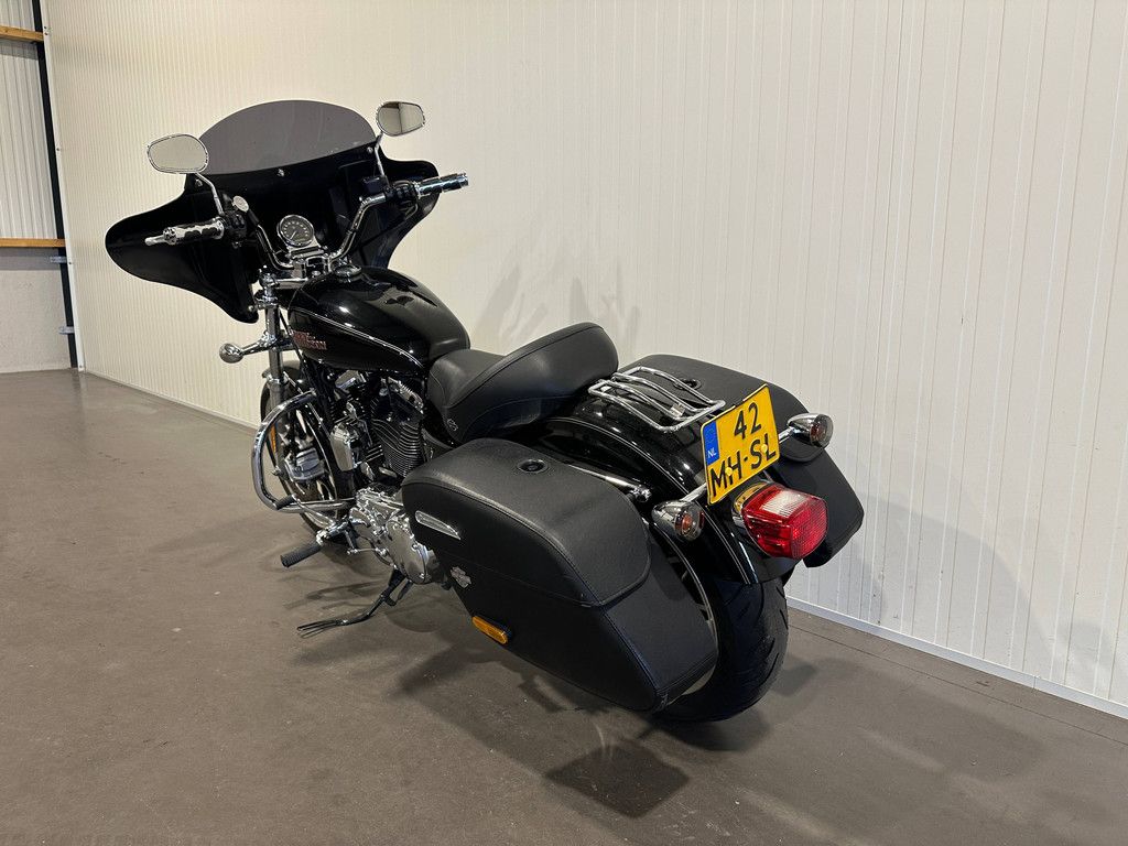Motorrad Harley-Davidson Chopper XL 1200T Superlow Benzin 2017 (Margin)