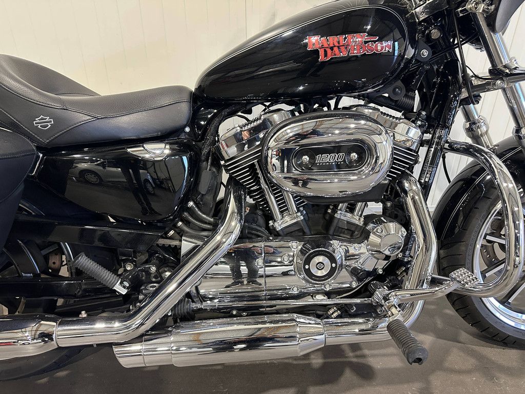 Motorrad Harley-Davidson Chopper XL 1200T Superlow Benzin 2017 (Margin)