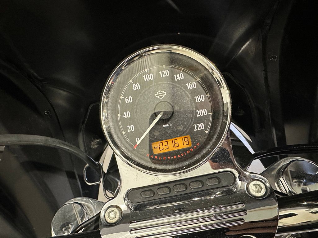 Motorrad Harley-Davidson Chopper XL 1200T Superlow Benzin 2017 (Margin)