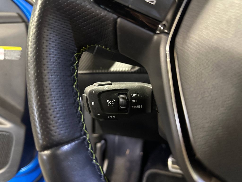 Peugeot e-2008 EV GT Electric 136 hp 2021 (Margin)