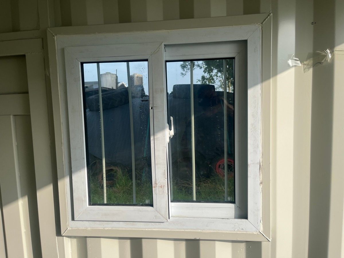 Opslagcontainer 12 ft /mobiel kantoor / werkplaats (NIEUW!)