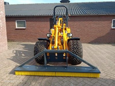 Inveeg bezem Knikmops en Giant diverse modelen op voorraad