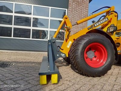 Inveeg bezem Knikmops en Giant diverse modelen op voorraad