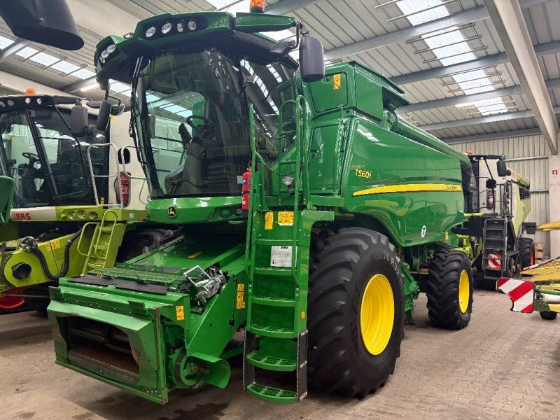 John Deere T560I