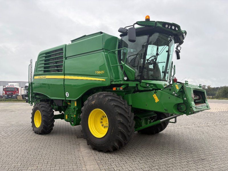John Deere T560I
