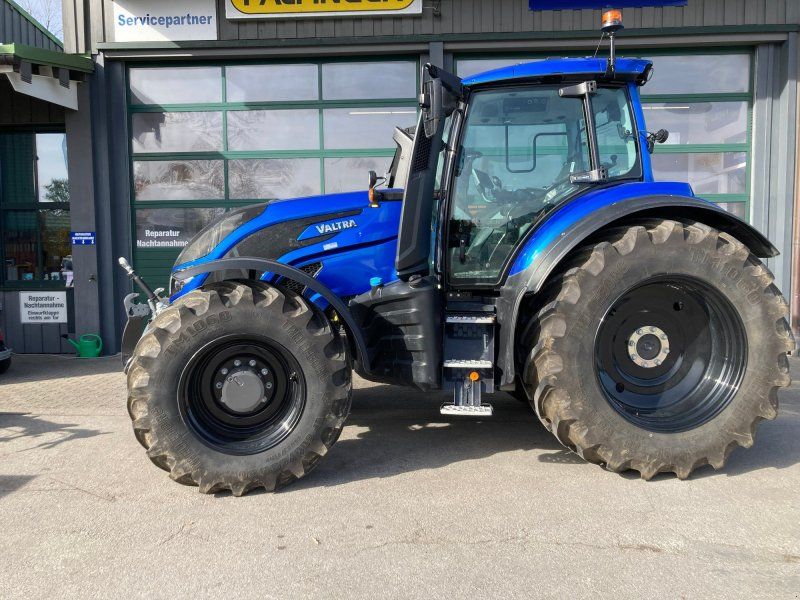 Valtra T 235 Versu