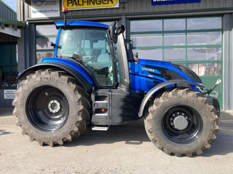 Valtra T 235 Versu