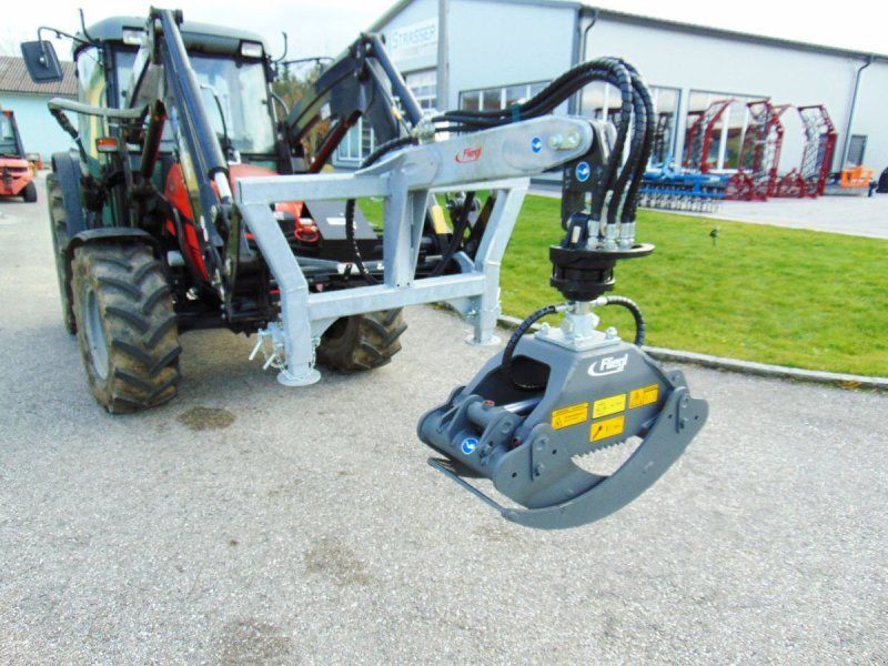 Fliegl Holzzange 1300 mit Rotator und Kombiaufnahme