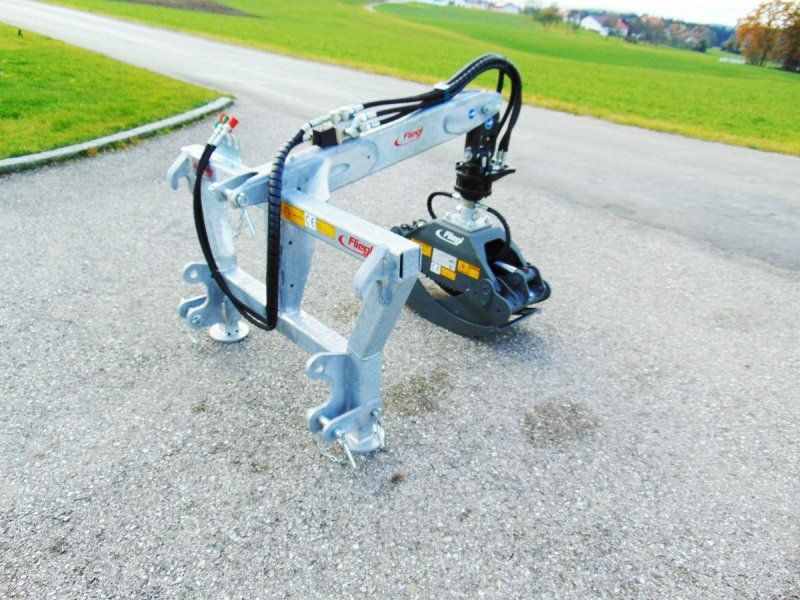 Fliegl Holzzange 1300 mit Rotator und Kombiaufnahme