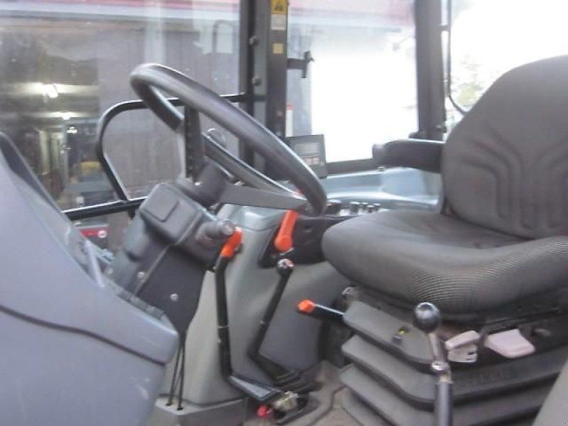 New Holland TL100