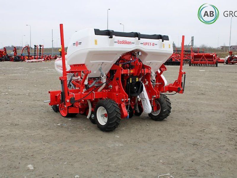 Siewnik do kukurydzy 4-rzędowy Ozdoken VPTT na ramie teleskopowe