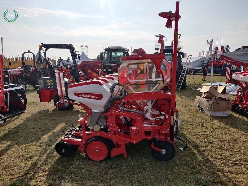 Siewnik do kukurydzy 6-rzędowy VPYT-DG306 na ramie półteleskopow