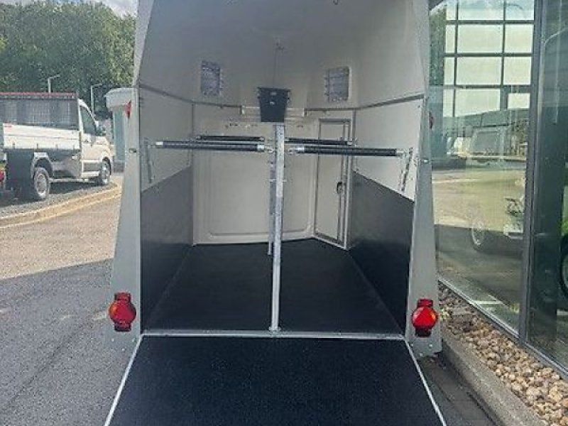 Humbaur Equitos Plywood  Sattelkammer Pferde