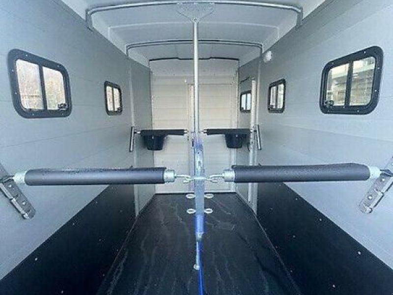 Humbaur * NOTOS X-TRA UP*ALUBODEN begehbare SK NEU