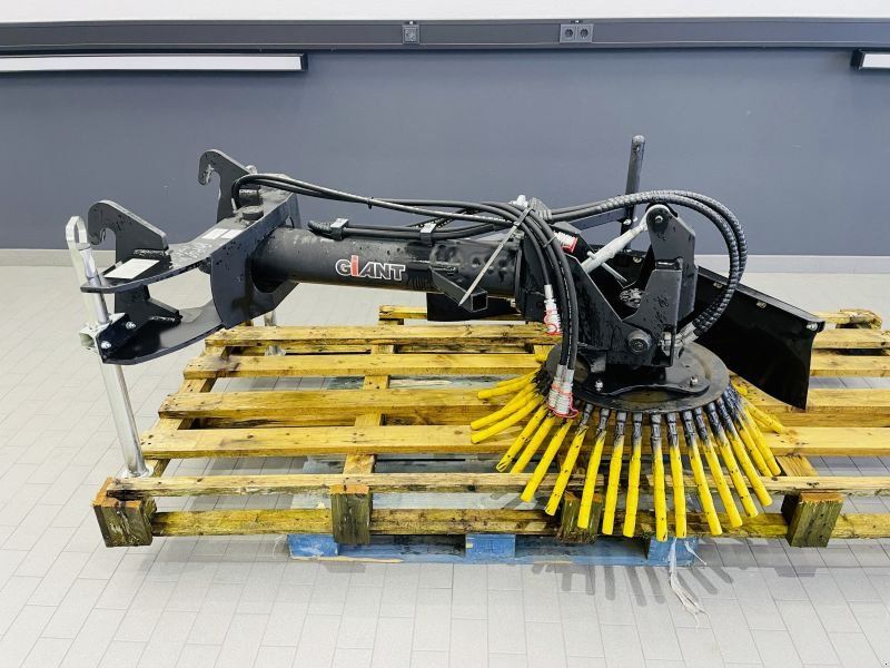 Giant WILDKRAUTBÜRSTE 2300 MM