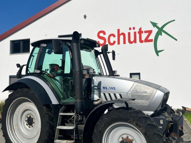 Lamborghini R6.140 DCR mit Frontzapfwelle und Frontkraftheber, Pflegeschlepp