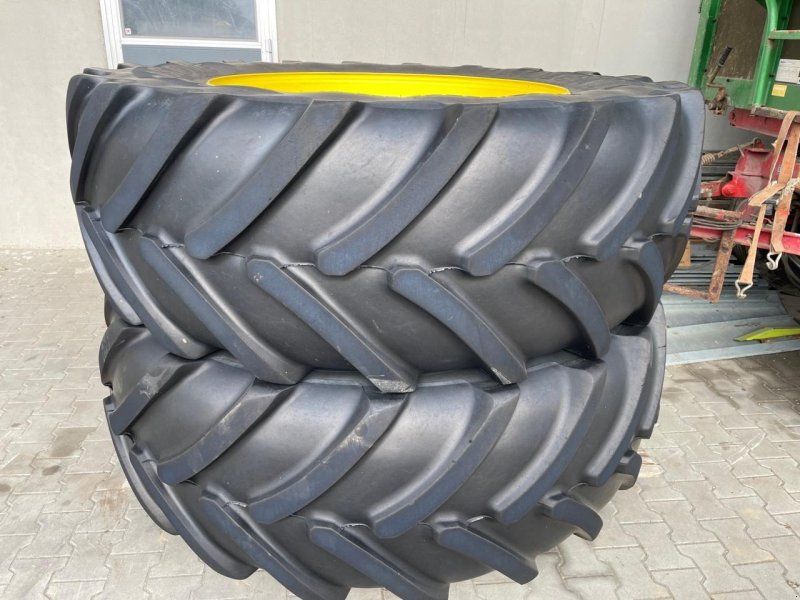 John Deere Kompletträder von 6R250, 650/65 R42 mit Bridgestone Decken aus 2