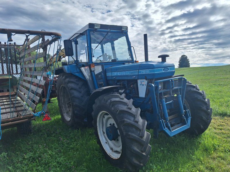 Ford 7610 A  komplett mit Holzrückewagen, Ladekran und Holzzange. (Ve
