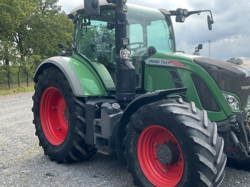 Fendt 724 Vario S4 Profi Plus