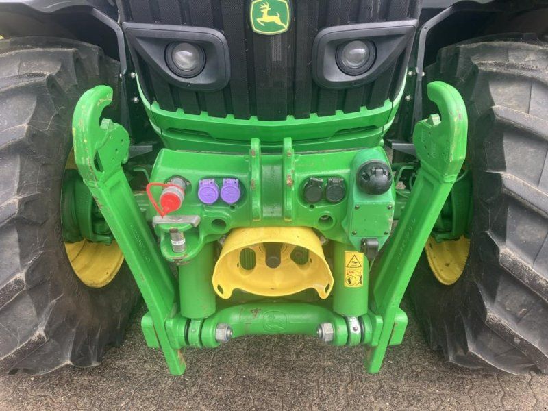 John Deere 6130R