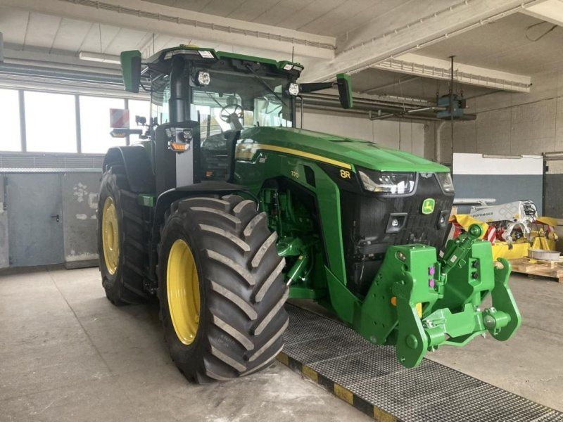 John Deere 8R370