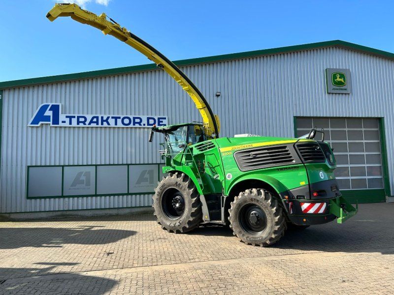 John Deere 9700i