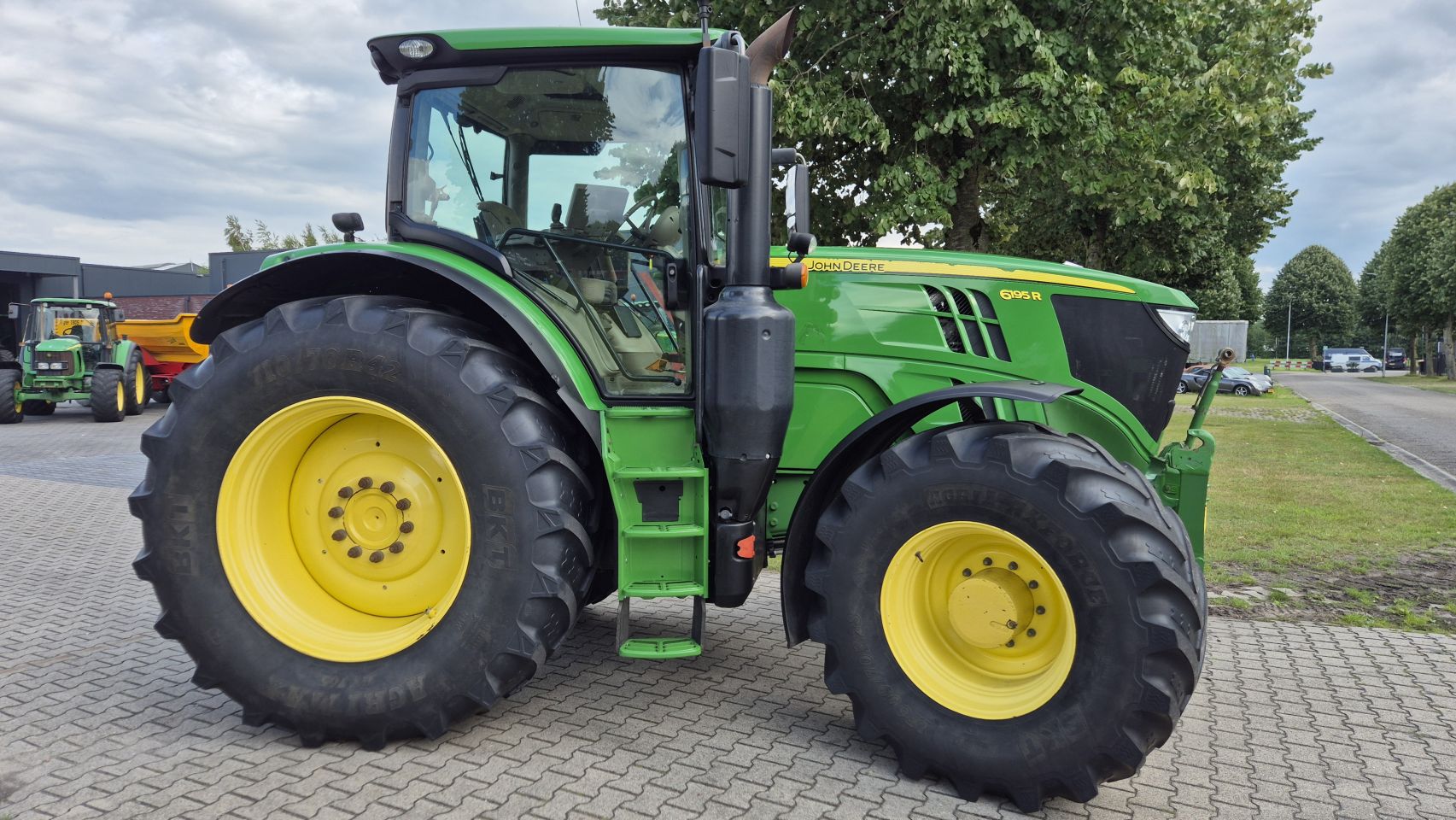 JOHN DEERE 6195R AP 50Kmh. Lucht, Fronthef PTO, TLS, HCS, AT