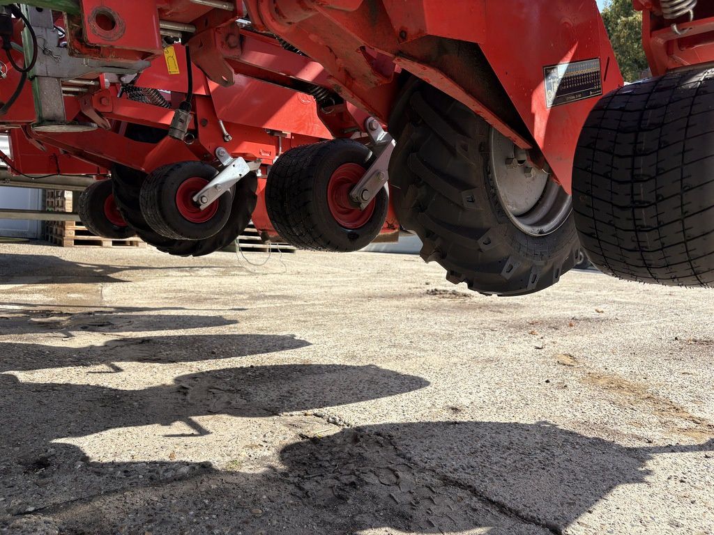 Checchi & Magli plantmachine
